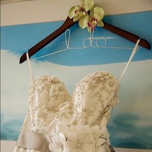 👰 Bridal “I do” hanger with orchids